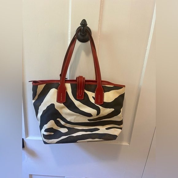 Dooney & Bourke Shoulder Tote Black and red - Picture 7 of 13